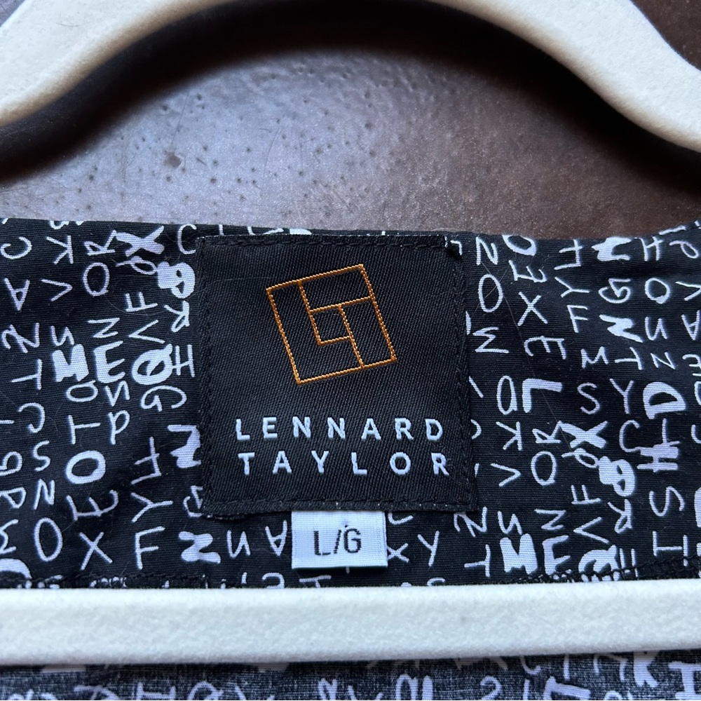 Lennard Taylor- 100% cotton black + white abstract letter oversized top- size L - Picture 9 of 15